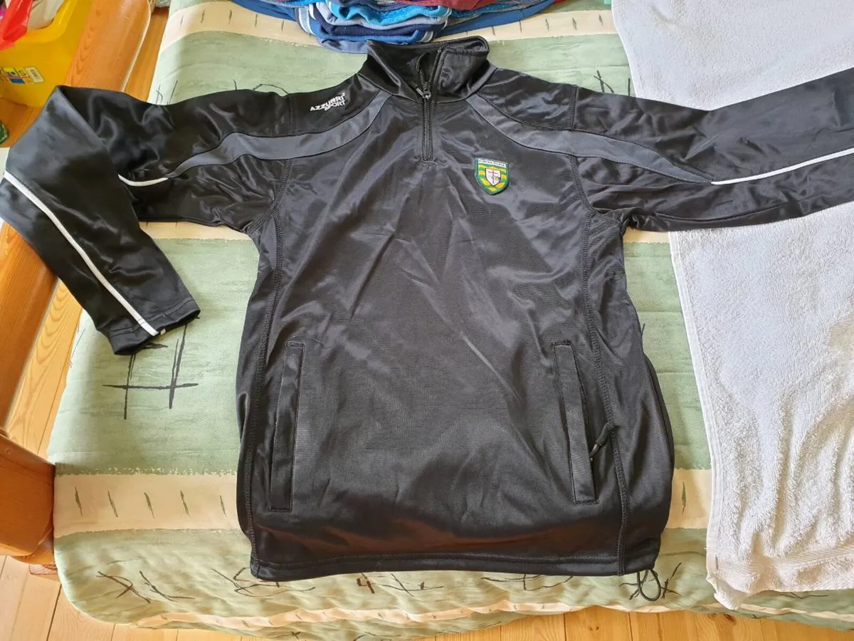 Donegal Gaelic Football Half Zip Top 2011 to 2012 - Image 1