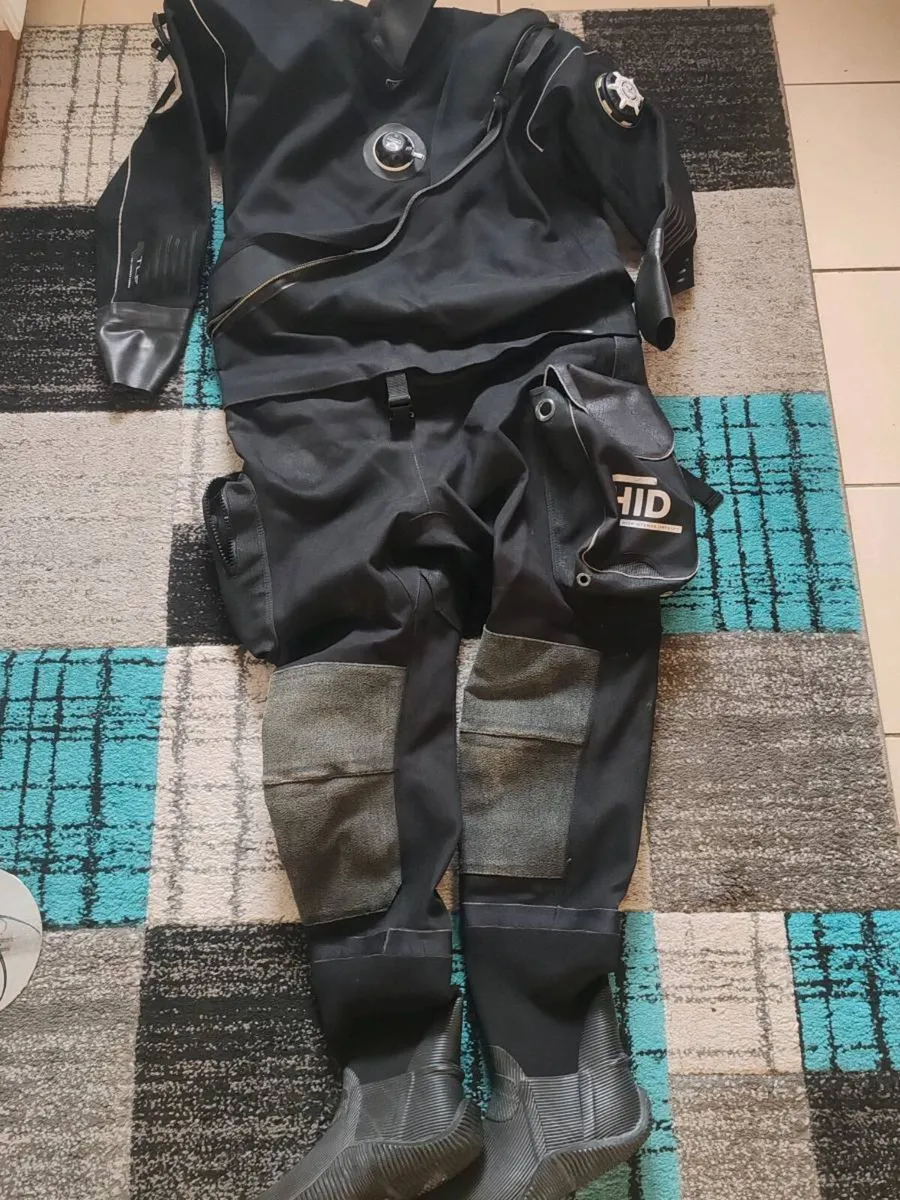 Diving Equipment - Image 1