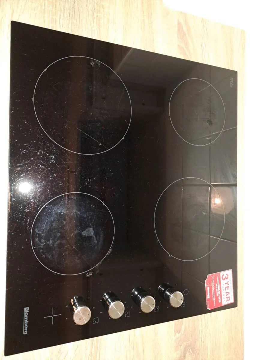 Blomberg 60cm Ceramic Hob - Image 1