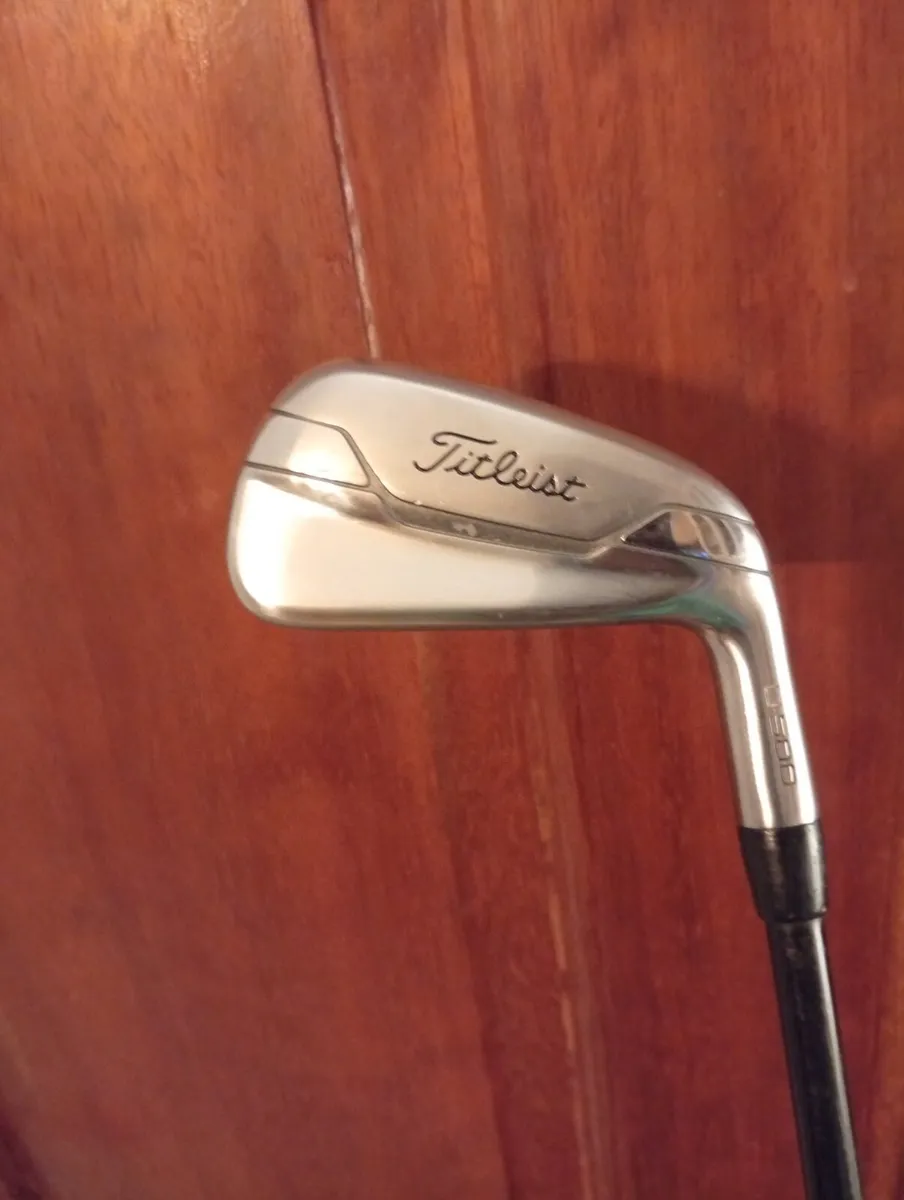 Titleist U 500 4 Iron Utility Club Stiff Flex - Image 1