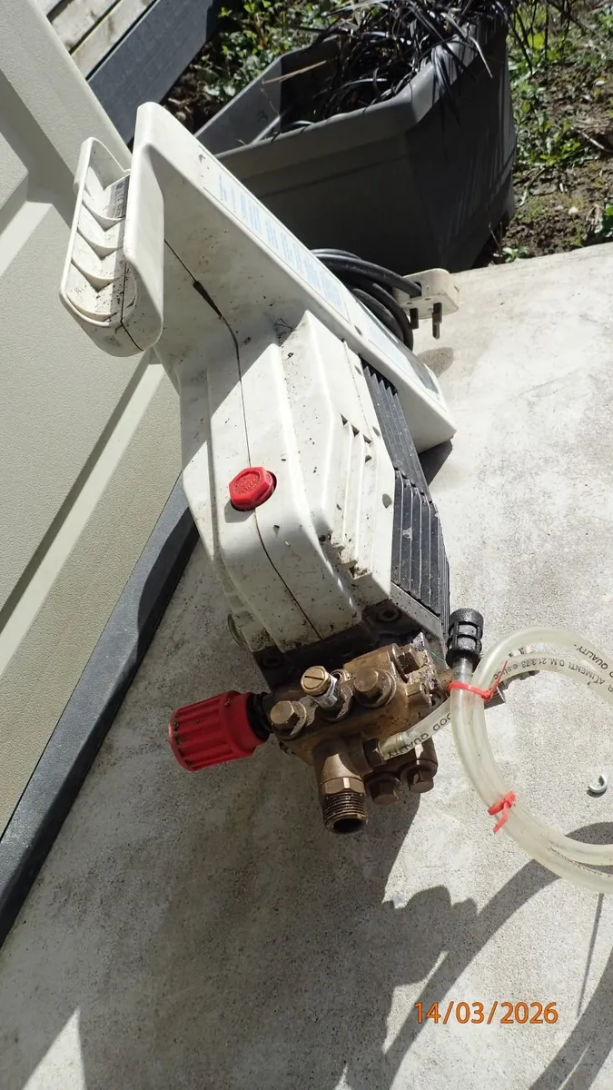 pressure wash - Image 1