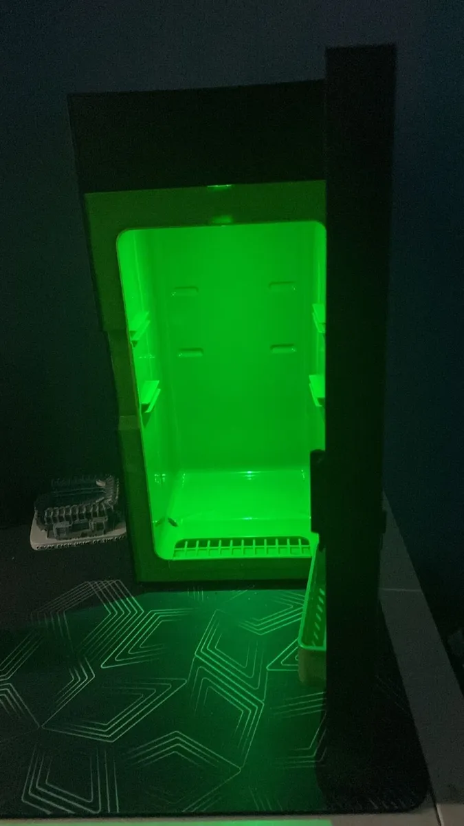Mini fridge - Image 1