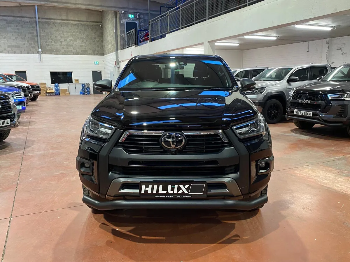 2023 Toyota Hilux 2.8 Invincible X Auto - Image 3