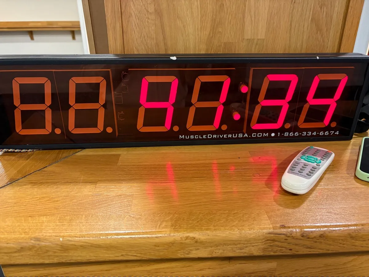 Gym floor / equipment - Image 3