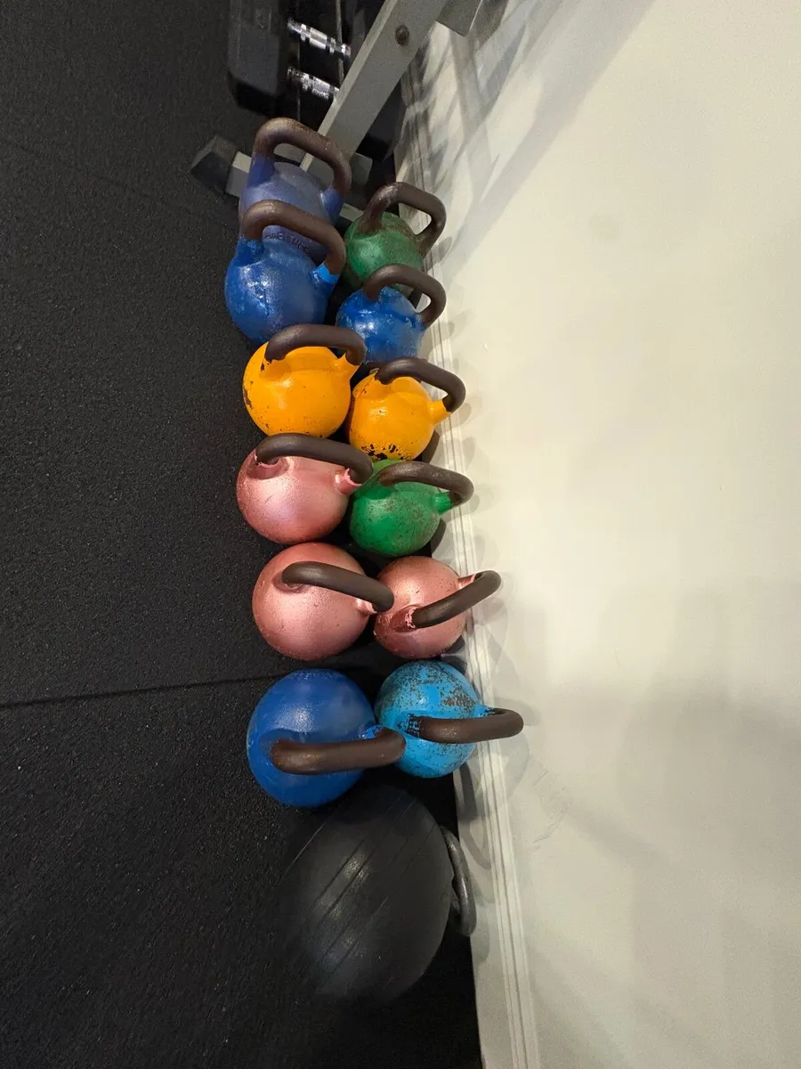 Gym floor / equipment - Image 4