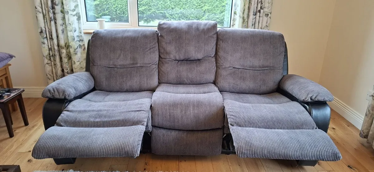 3 piece suite of furniture - Image 2