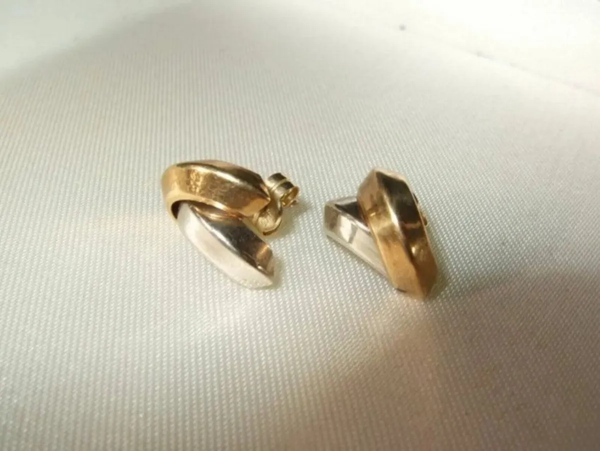 Vintage Hallmarked 9ct White & Yellow Gold Earring - Image 3