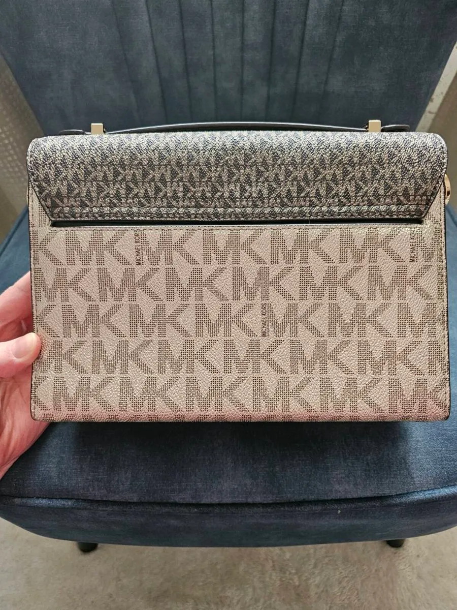 Brand New Michael Kors Hendrix bag - Image 2