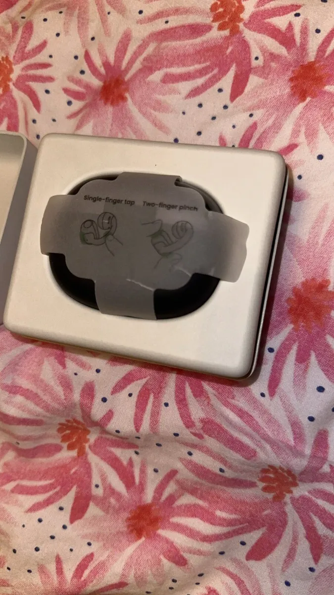 Shokz black open dots one open ear clip earbuds - Image 2