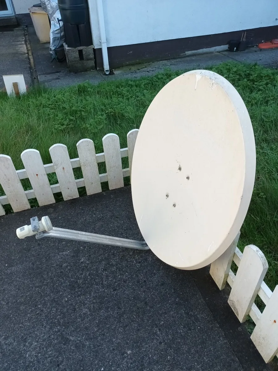 80cm Satellite Dish and Dual LNB - Image 2