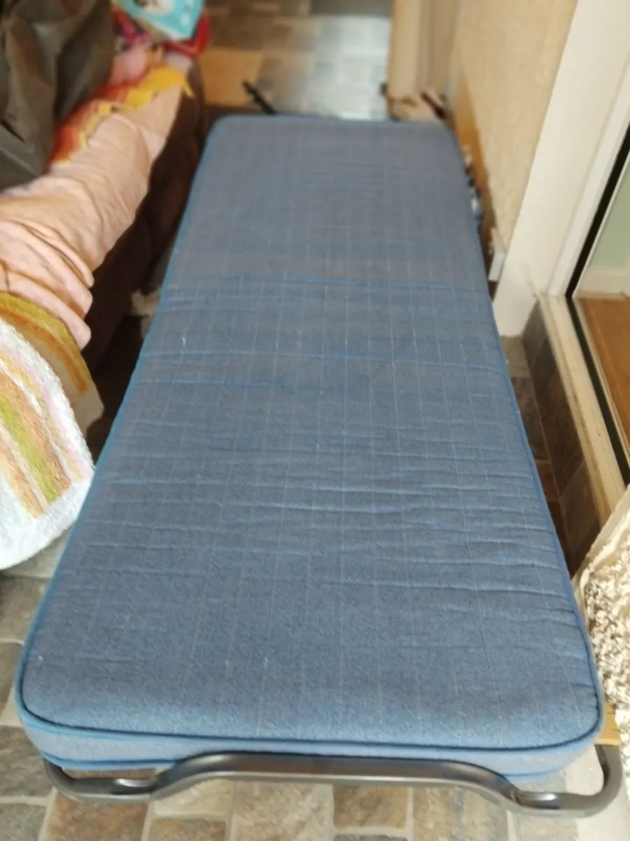 Portable folding bed - Image 2