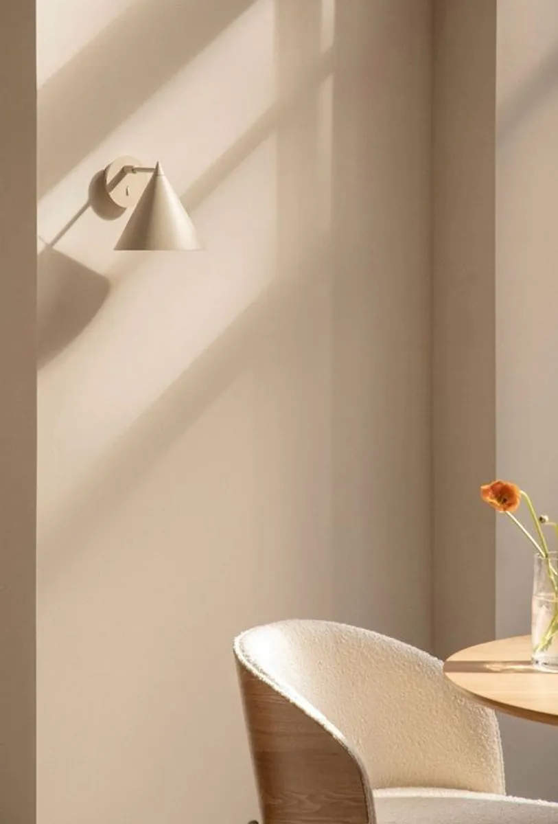 Arilda iron wall lamp - Image 2