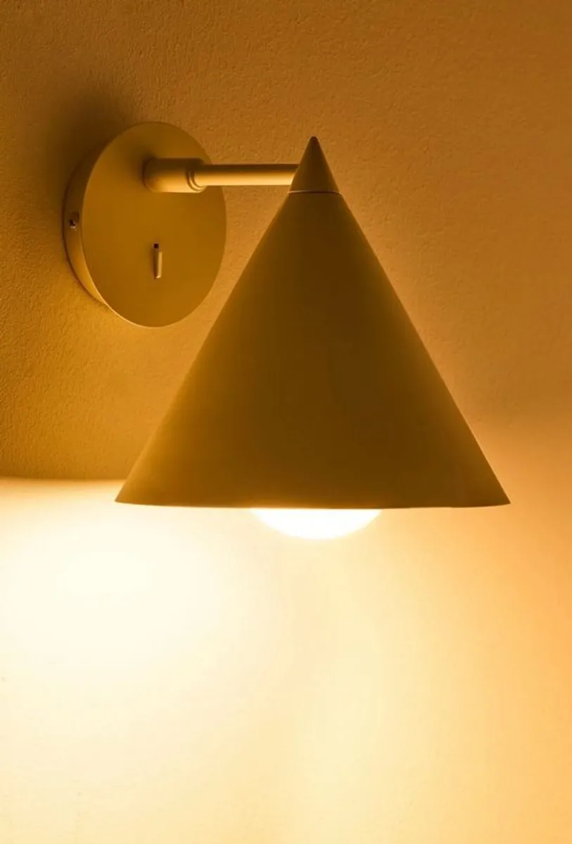 Arilda iron wall lamp - Image 3