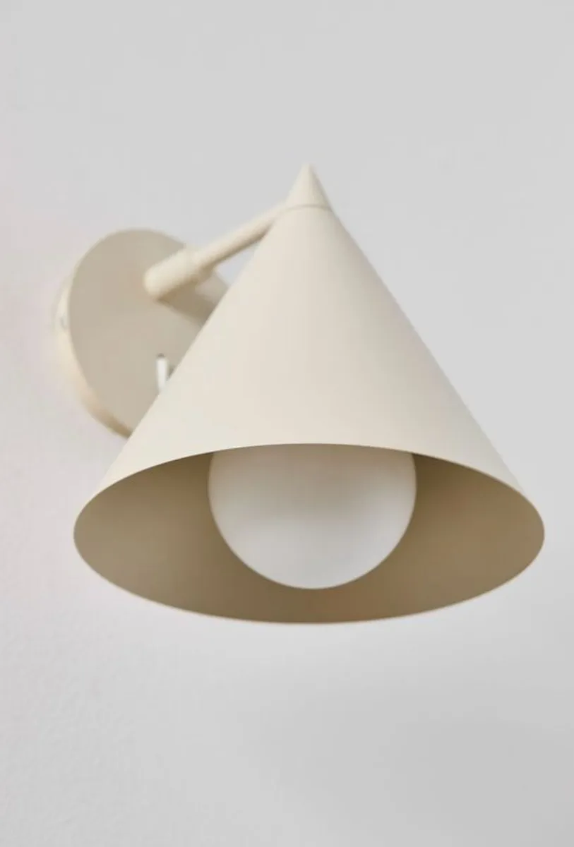 Arilda iron wall lamp - Image 1