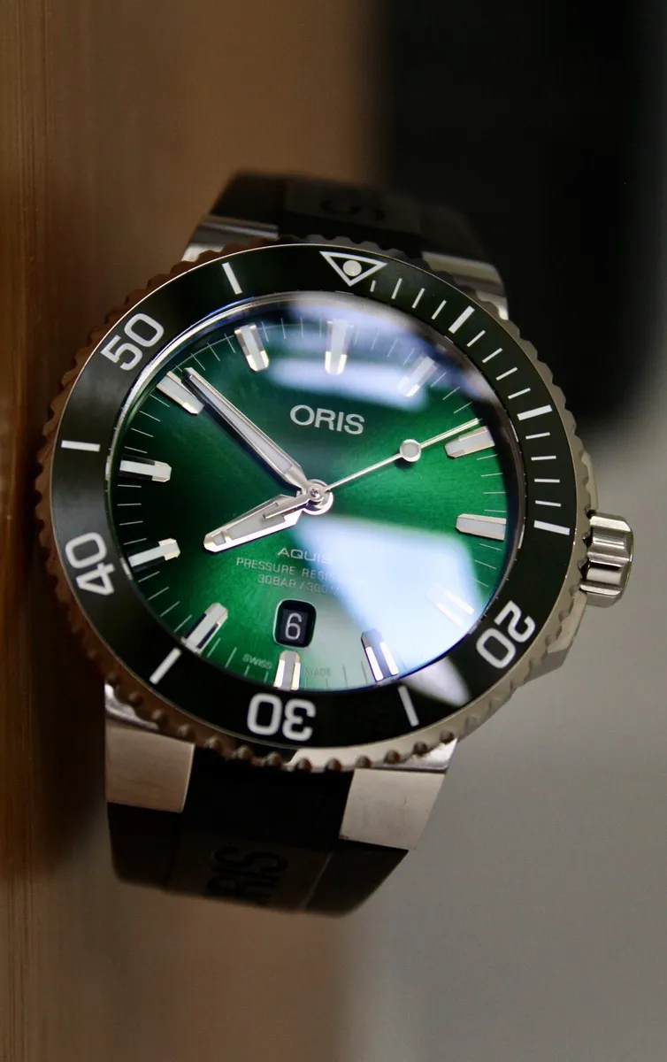 Oris Aquis Date 43mm Watch - Image 1