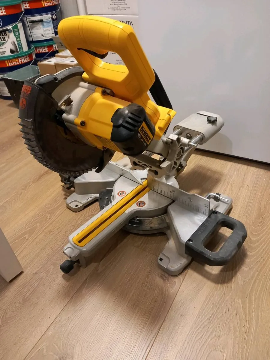 Dewalt 18v mitre saw - Image 2