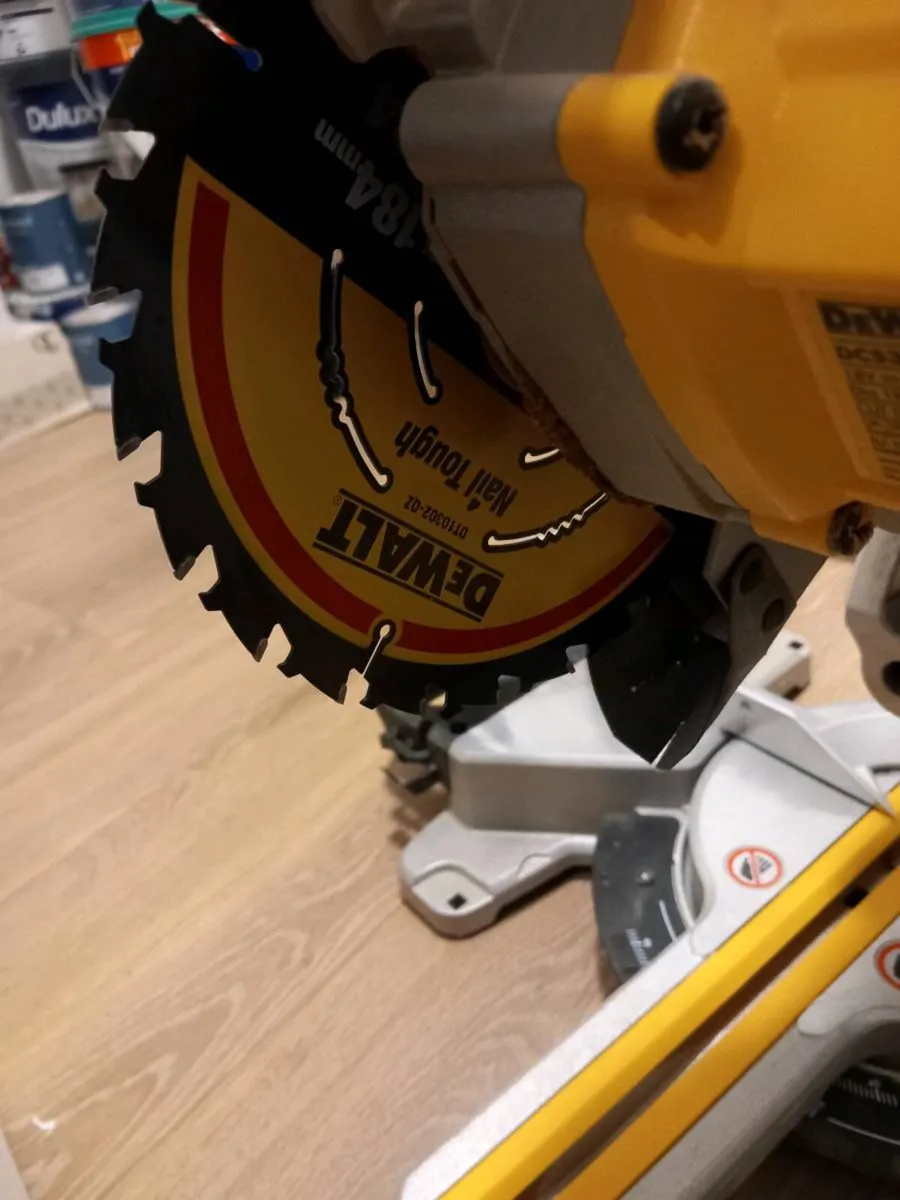 Dewalt 18v mitre saw - Image 3