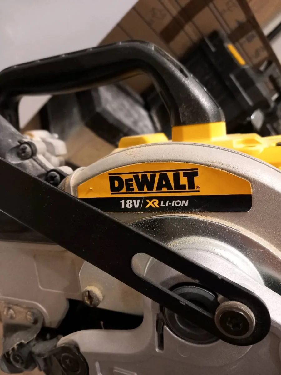 Dewalt 18v mitre saw - Image 4