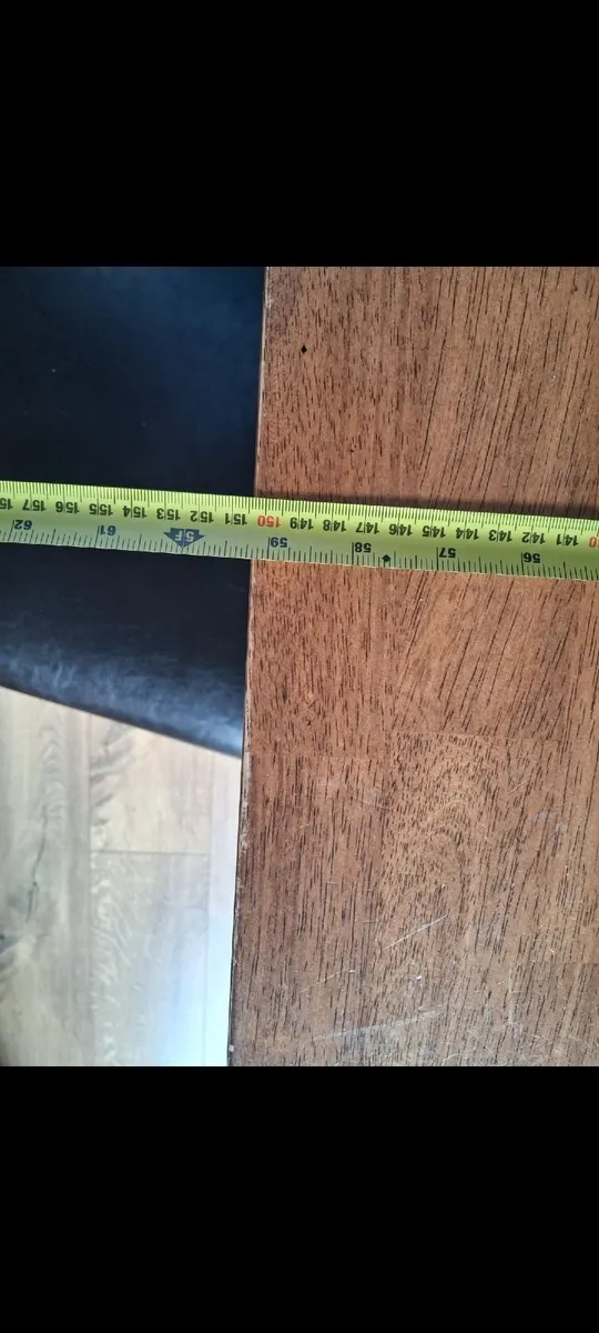 Table and chairs - Image 1