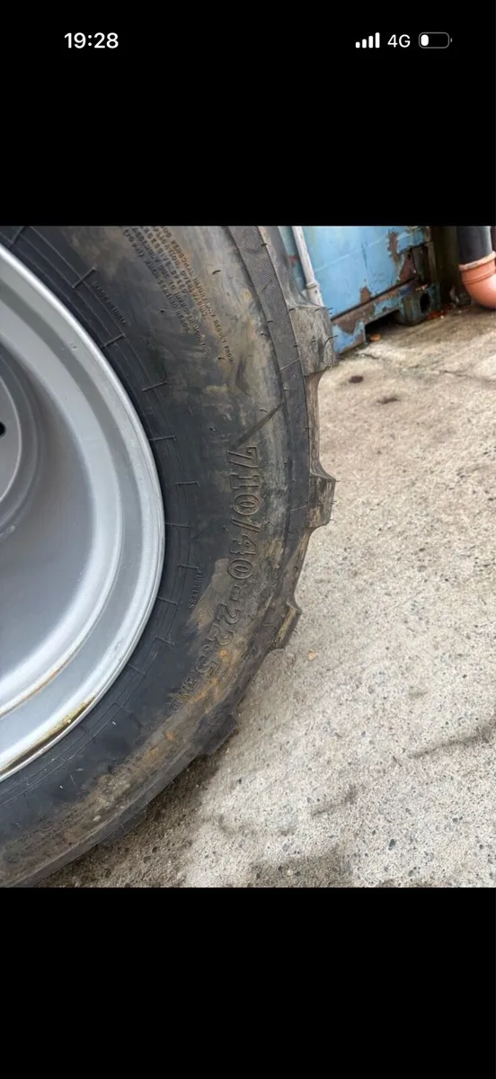 4 NEW BKT FLOTATION SIZE 710-40-R22.5 10 STUD - Image 4