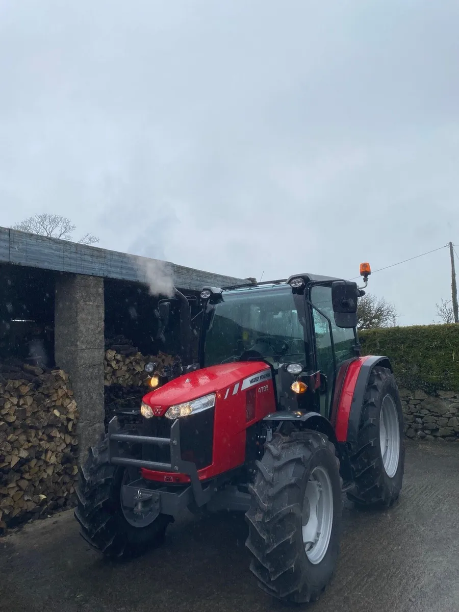 Massey Ferguson 4709 - Image 1