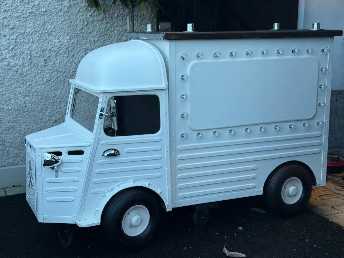 Food/Events Custom Mini H Van - Image 4