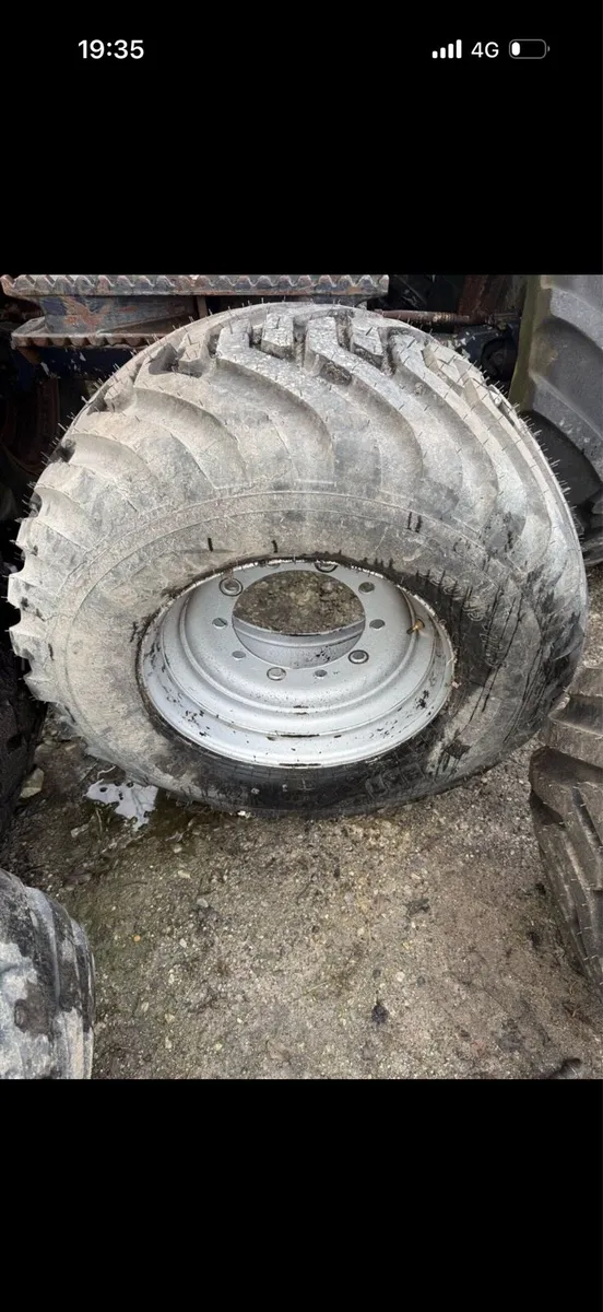 4 NEW BKT 550/45/22.5 RIMS AND TYRES NEVER USED - Image 3