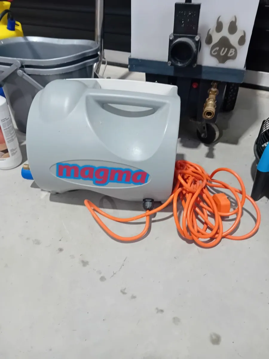 Carpet cleaning machine - Image 3