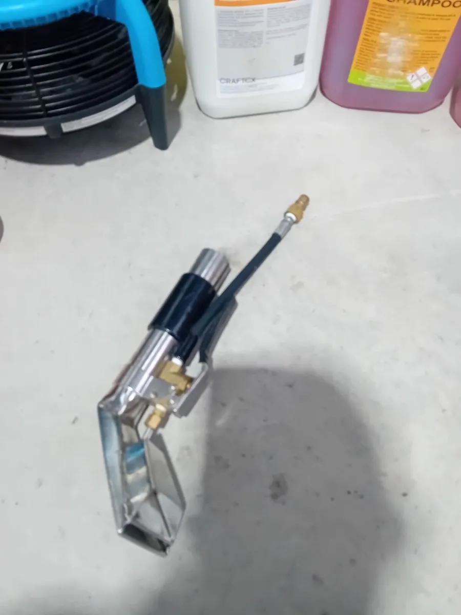 Carpet cleaning machine - Image 2