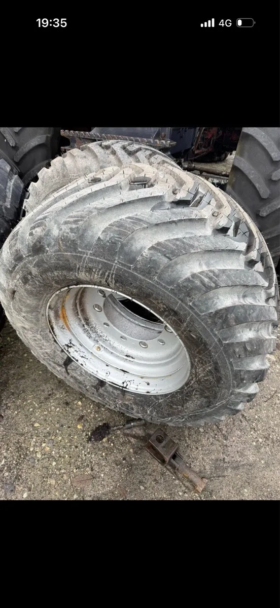 4 NEW BKT 550/45/22.5 RIMS AND TYRES NEVER USED - Image 1
