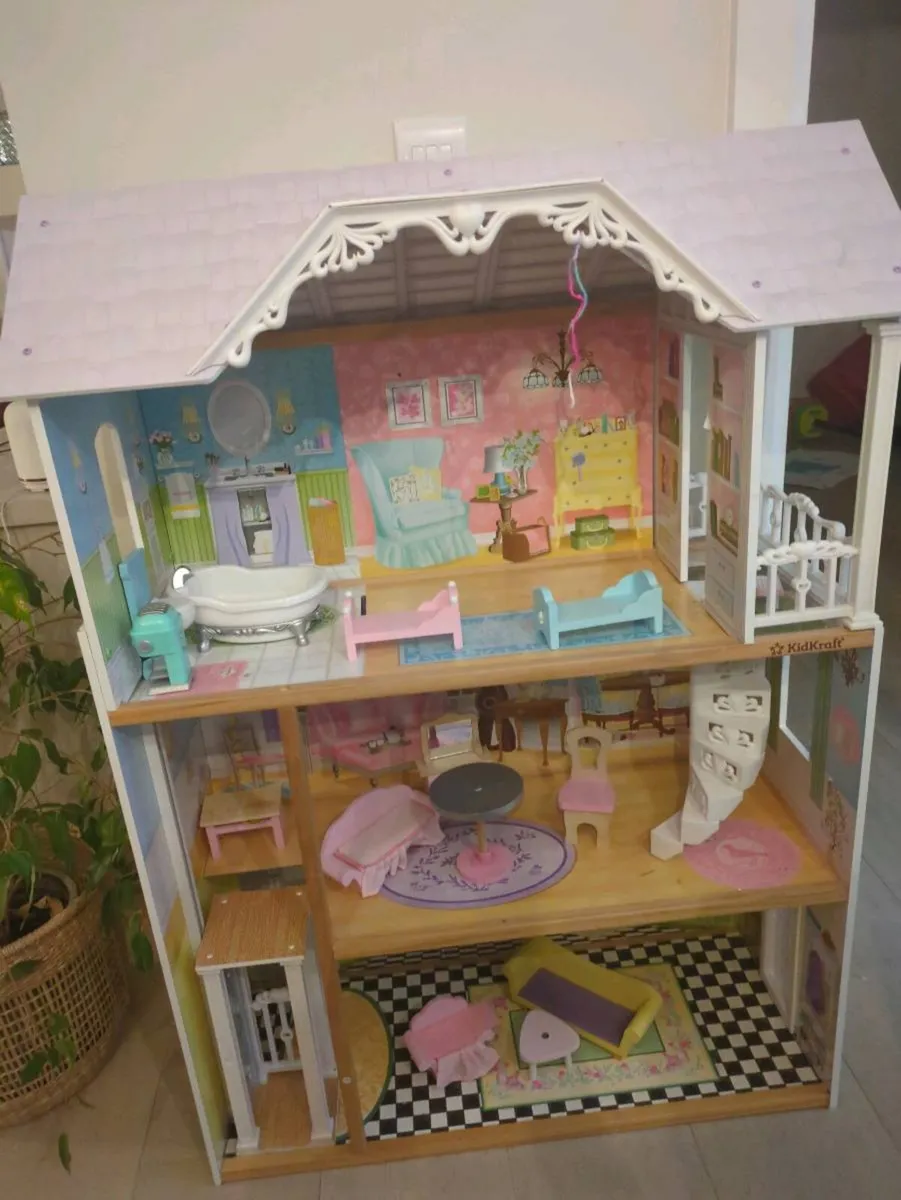 Kidkraft Dolls House - Image 1