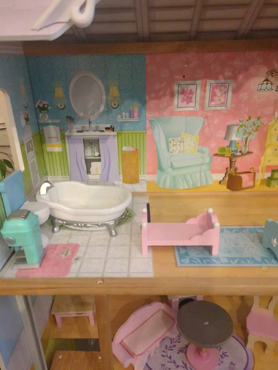 Kidkraft Dolls House - Image 2