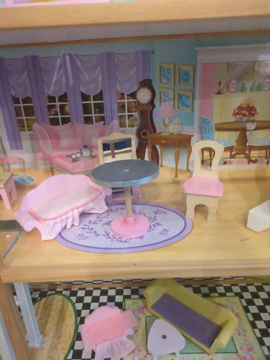 Kidkraft Dolls House - Image 4