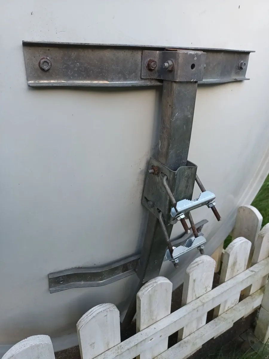 Large 140cm Satellite Dish - Image 4