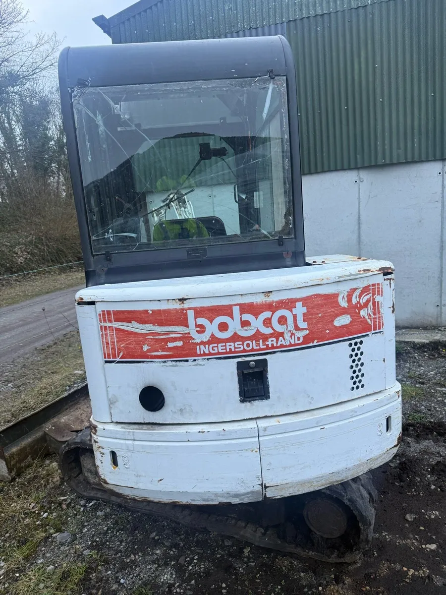 Bobcat 2.5 ton mini digger - Image 1