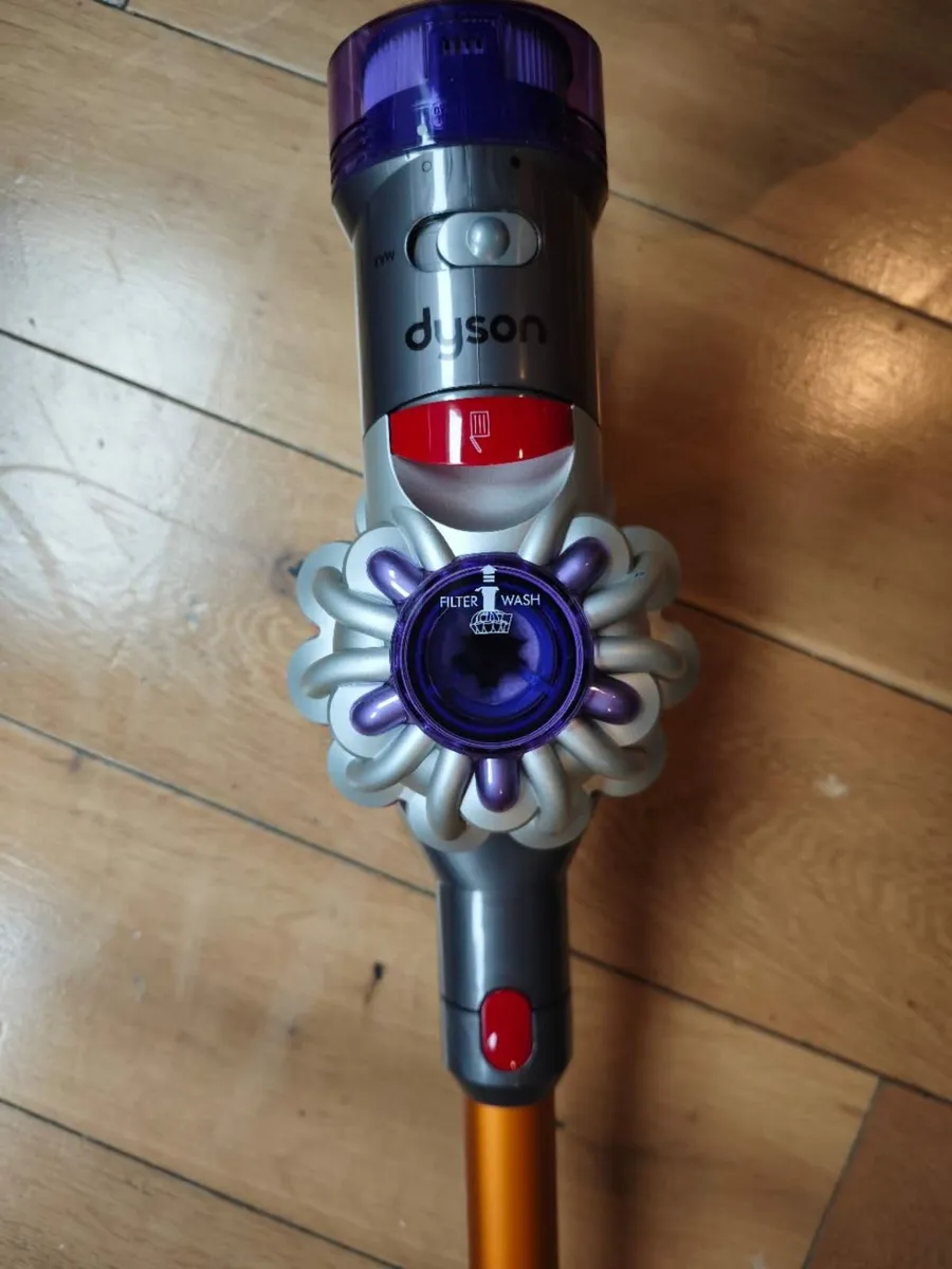 Dyson V8 Absolute vaccum cleaner 8 months old - Image 1