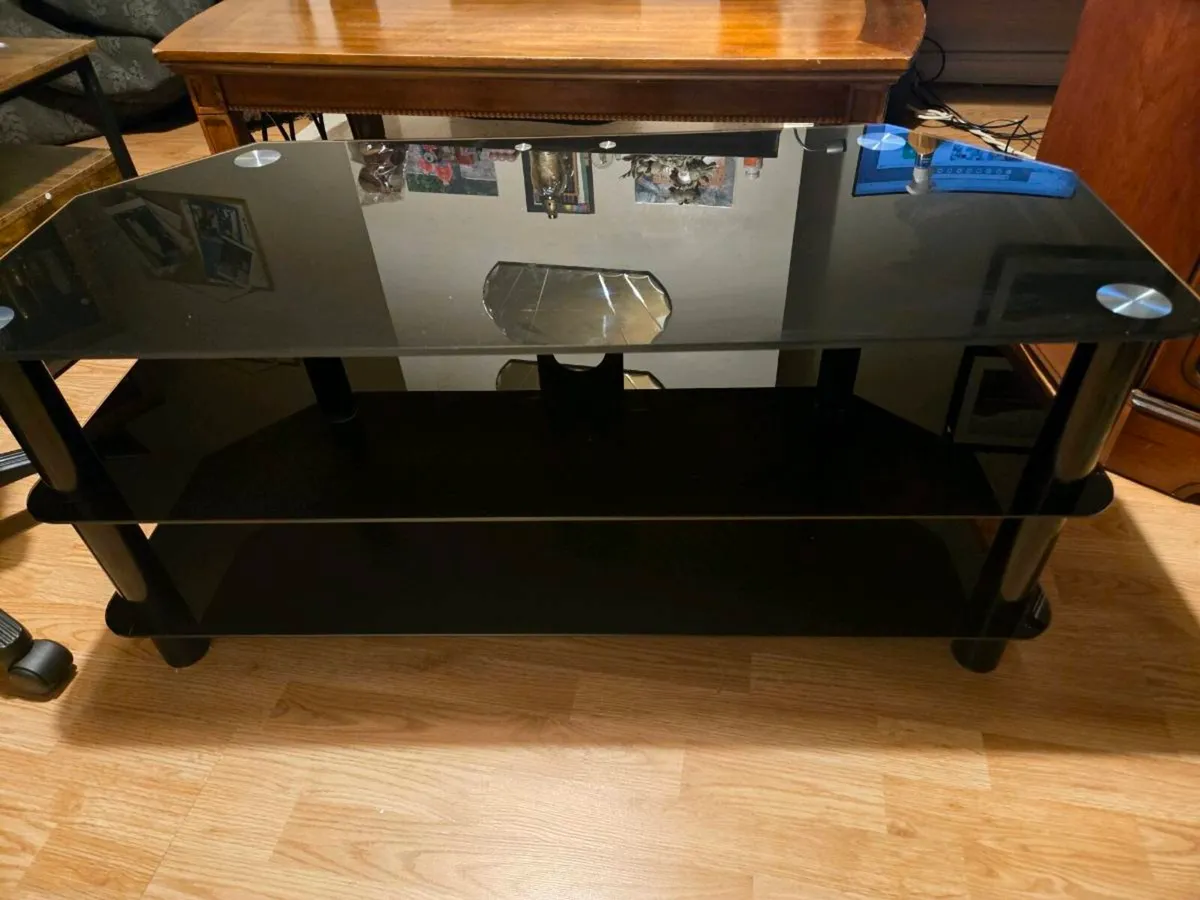 Corner cabinet +TV Tablet +living room table - Image 3