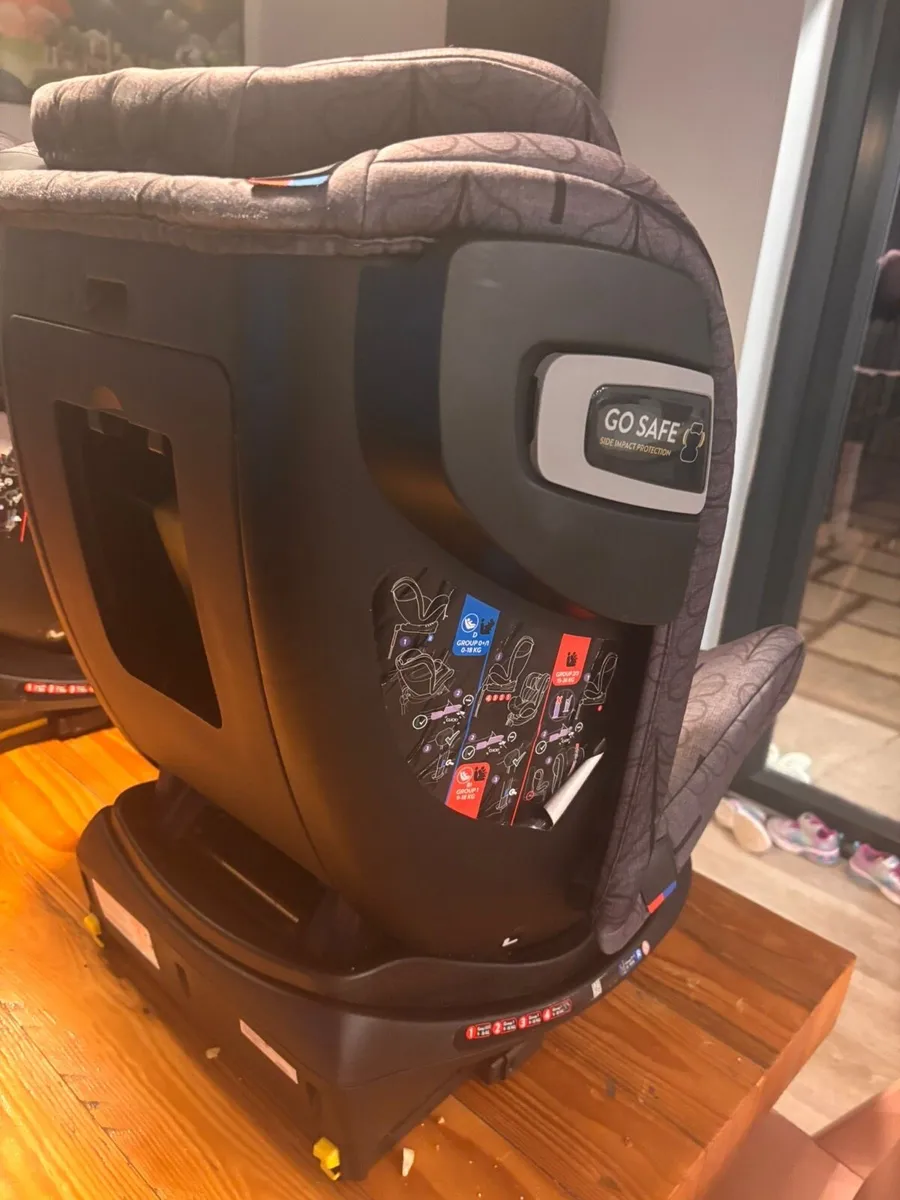 Cosatto 360 spin car seats - Image 4