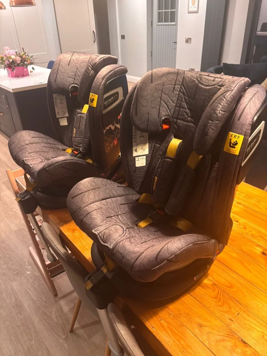 Cosatto 360 spin car seats - Image 1
