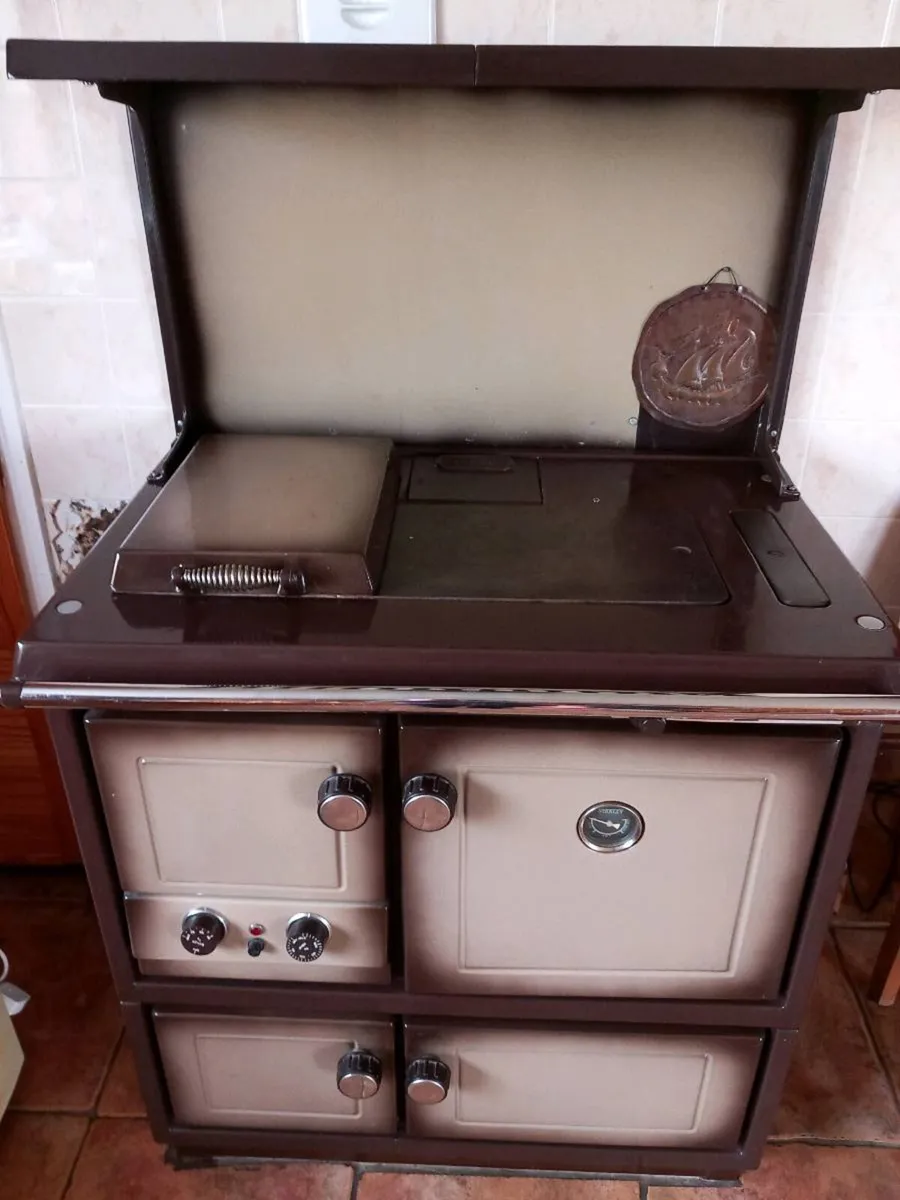 STANLEY SUPER 90 OIL FIRED COOKER - Image 1