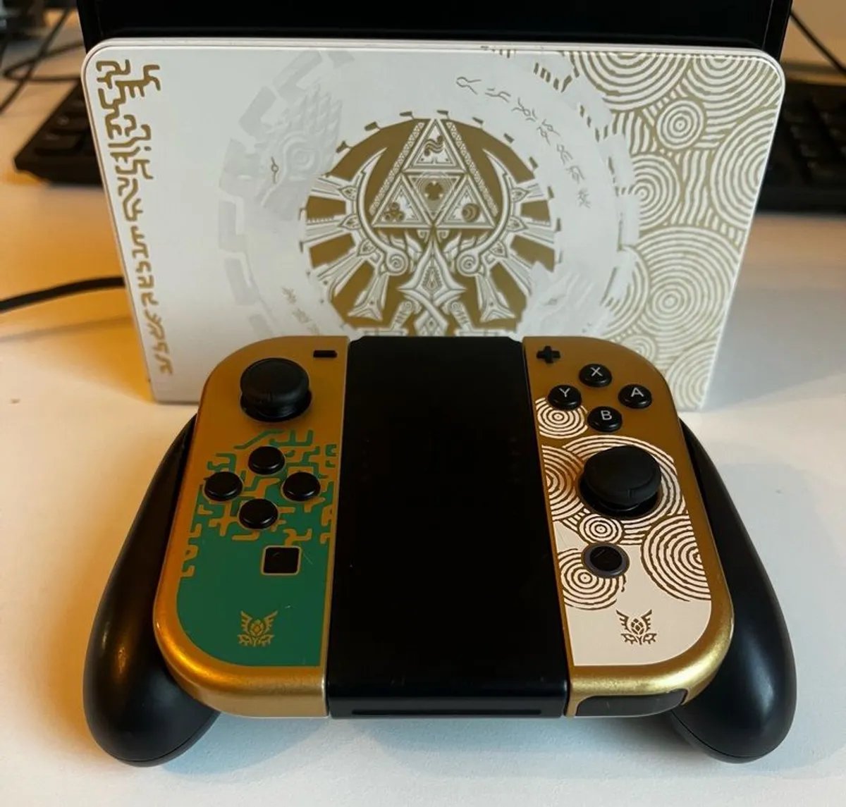 Nintendo Switch OLED - Tears of the Kingdom Special Edition. - Image 2