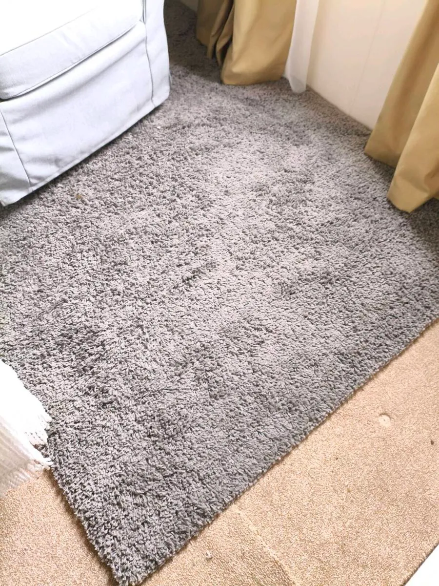 Beautiful like new gray rug 30 Euro - Image 1