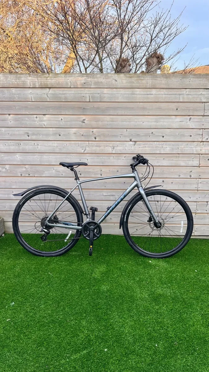 Giant Escape 2 City Disc Bike. Freshly cleaned - Image 1