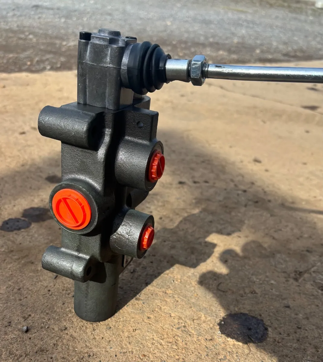 Logsplitter valve - Image 2