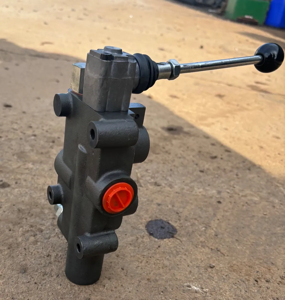 Logsplitter valve - Image 1