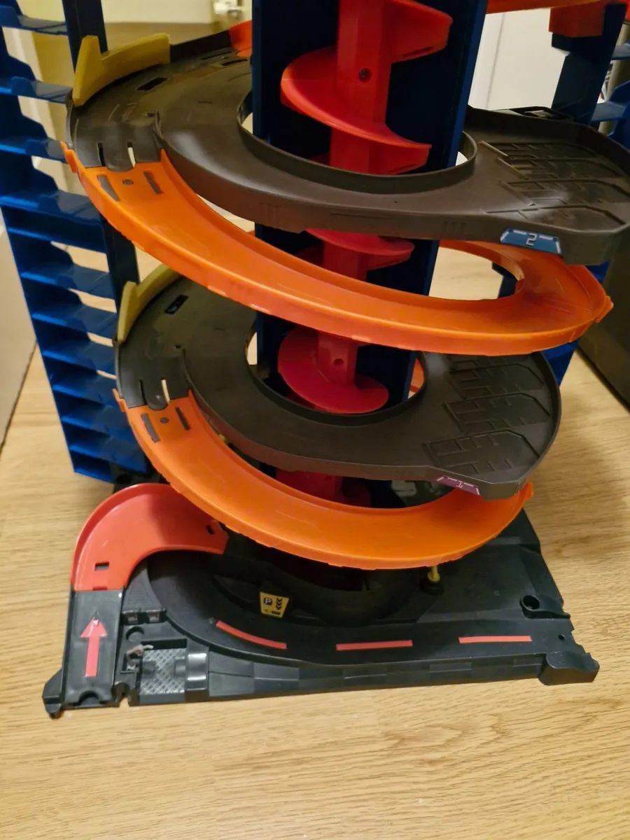 Hot Wheels Mega Garage - Image 3