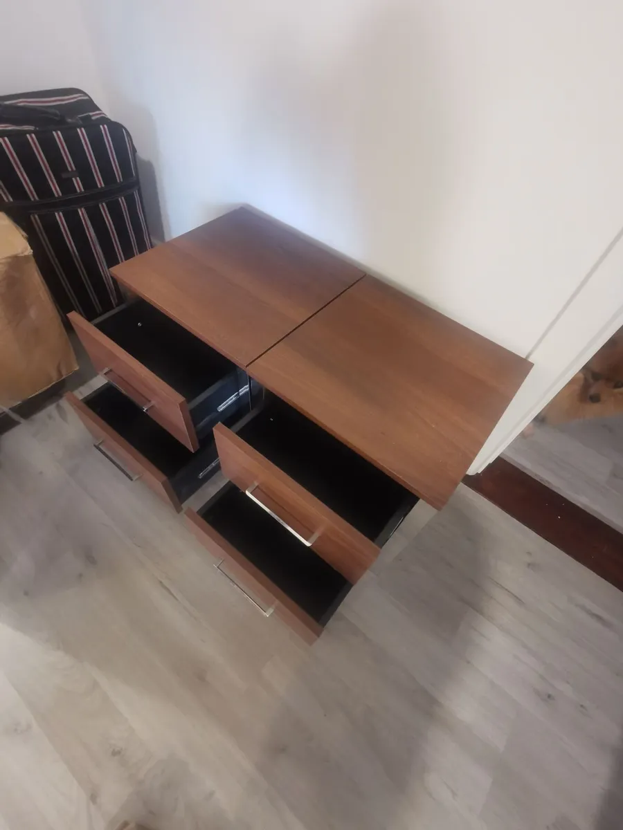 2 small side locker - Image 3