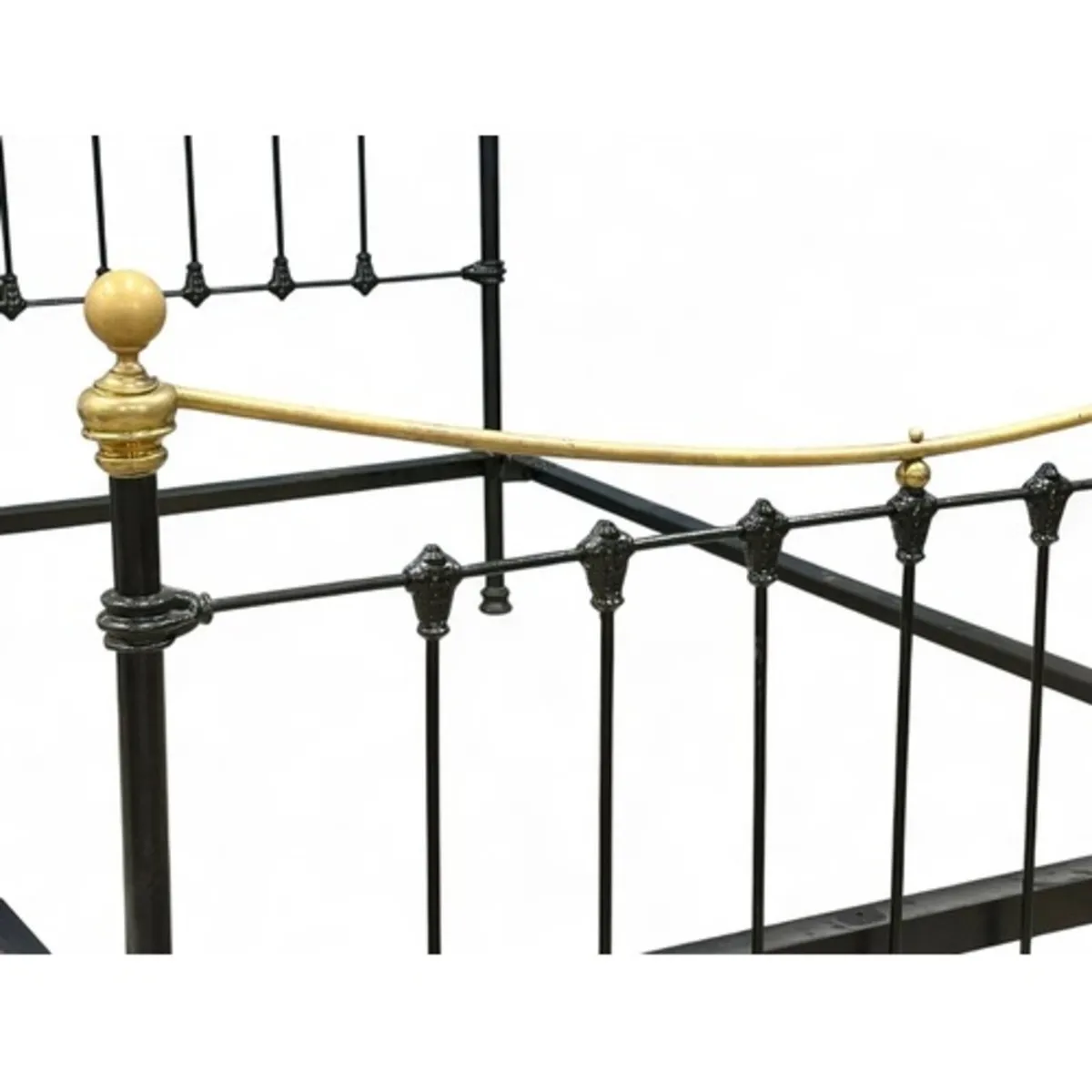 Seventh Heaven Cast Iron Double Bed - Image 4