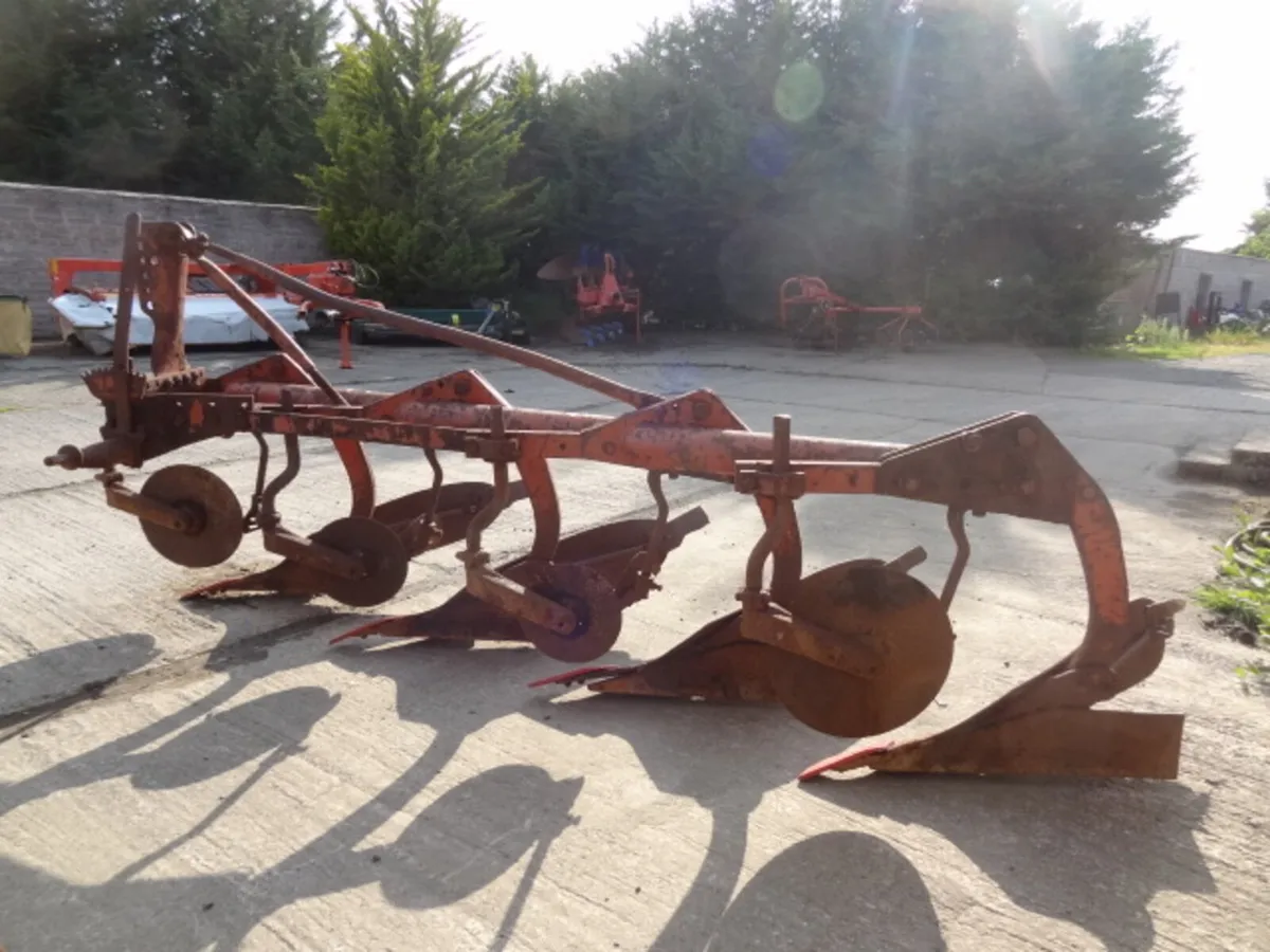 Kverneland 4 Furrow Conventional Plough - Image 4