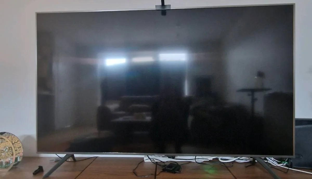 55" Samsung TU7100 Crystal UHD 4K HDR Smart TV - Image 2